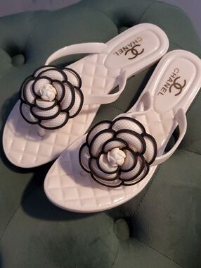 Chanel- Camellia Jelly Flower Sandals Sz.37 Fits Small- Closer to 6